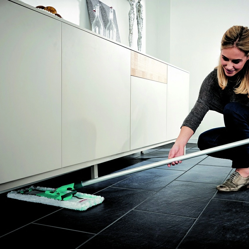 2 Швабра с рифленой ручкой Leifheit Hausrein micro duo, цвет серебряный фото 4