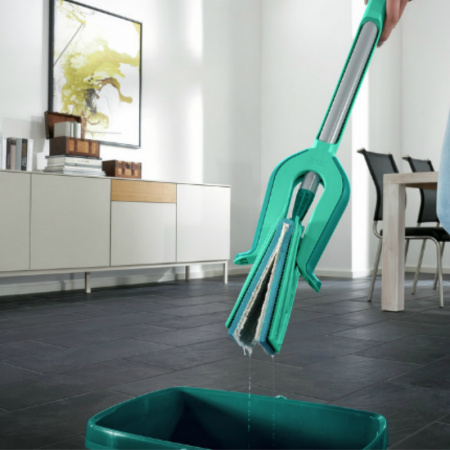 Швабра с телескопической ручкой и отжимом Leifheit Picobello Plus M фото 4